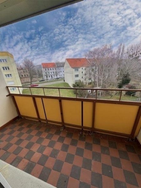 Dessau-Roßlau Schöne Stilvolle sonnige 3-R.-Wohnung in Dessau im 3.OG,58,20m2 mit BLK.zu vermieten.
 Wohnung mieten