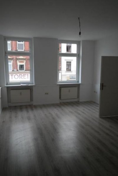 Zwickau Großzügige 2-Zimmer mit Laminat, EBK und Wannenbad in zentraler Lage!!! Wohnung mieten