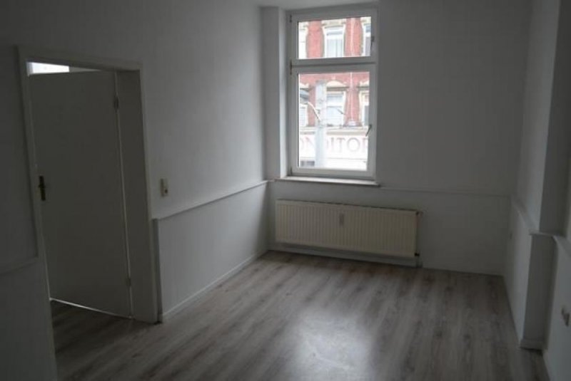 Zwickau Großzügige 2-Zimmer mit Laminat, EBK und Wannenbad in zentraler Lage!!! Wohnung mieten