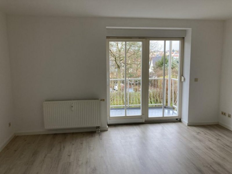 Zwickau 1,5 Raum-Whg. mit Balkon und Singleküche in Marienthal Nähe HBK! Wohnung mieten