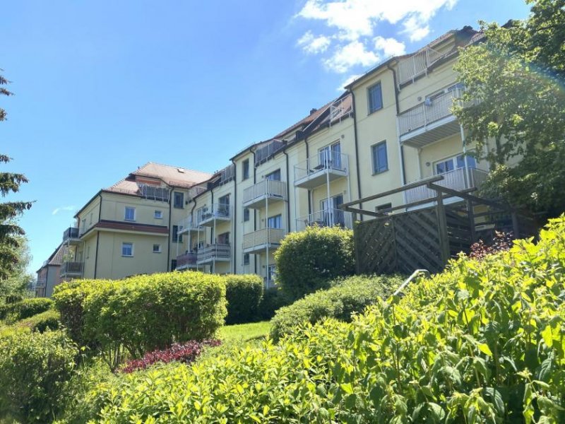 Zwickau Schöne Wohnung in Denkmalschutzobjekt mit neuewertiger Einbauküche, Stellplatz und Balkon Wohnung mieten