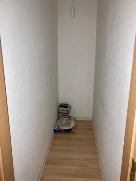 Zwickau Gemütliche 3-Zimmer mit EBK und Laminat in guter Lage! Wohnung mieten