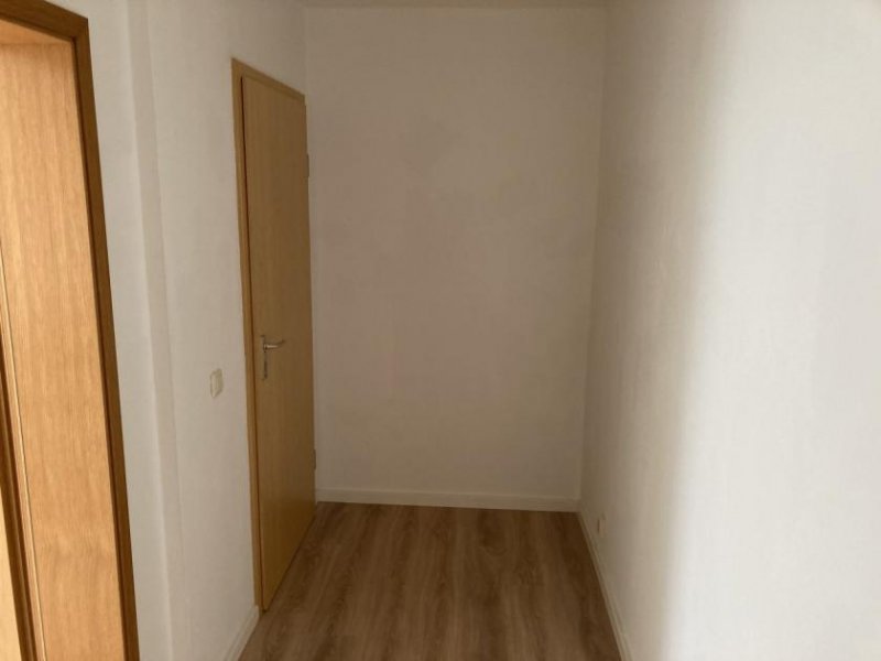 Zwickau Geräumige Dreizimmerwohnung in zentrumsnaher, aber ruhiger Lage Nähe Campus Wohnung mieten