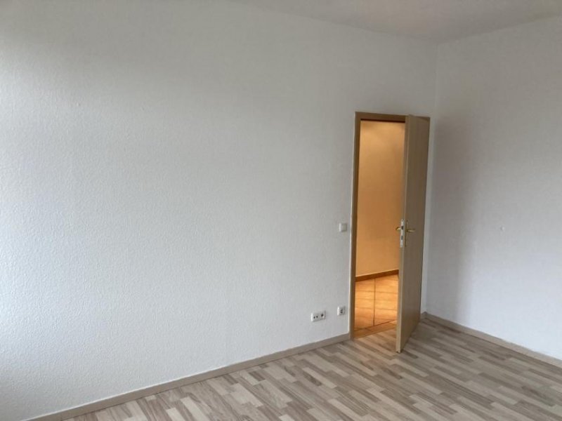 Kirchberg Helle, freundliche 2-Raum-Wohnung mit Balkon und Abstellraum! Wohnung mieten