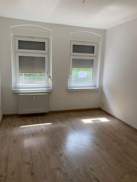 Werdau Großzügige 3-Zimmer mit Laminat und Wannenbad in ruhiger Lage! Wohnung mieten