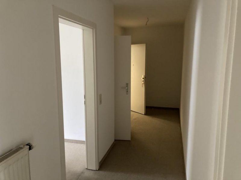 Plauen 3-Raum Wohnung in zentrumsnaher Lage - 1. OG mit Aufzug und Balkon - optional mit TG-Stellplatz Wohnung mieten