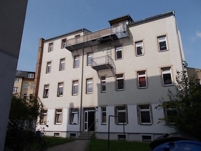 Chemnitz Große Hinterhaus DG 2-Zimmer mit EBK, Laminat, Balkon und Wanne in zentraler Lage! Wohnung mieten