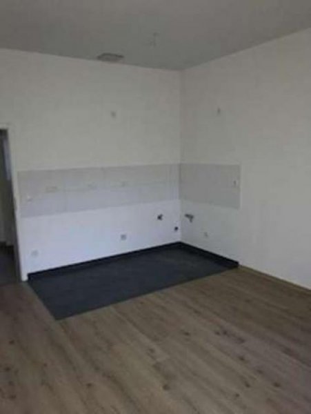 Chemnitz * Günstige EG 2-Zimmer mit Terrasse, Laminat und Wanne im Zentrum! * Wohnung mieten