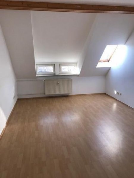 Chemnitz Maisonette DG 3-Zimmer mit Tageslichtbad und EBK in ruhiger Lage! Wohnung mieten