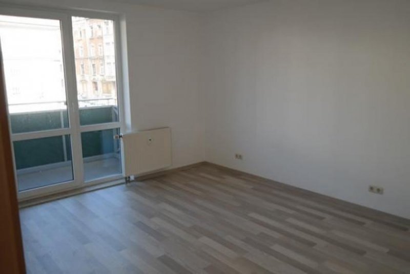 Chemnitz Gemütliche 2-Zimmer mit Balkon, Laminat, Aufzug und Stellplatz in sehr guter Lage! Wohnung mieten