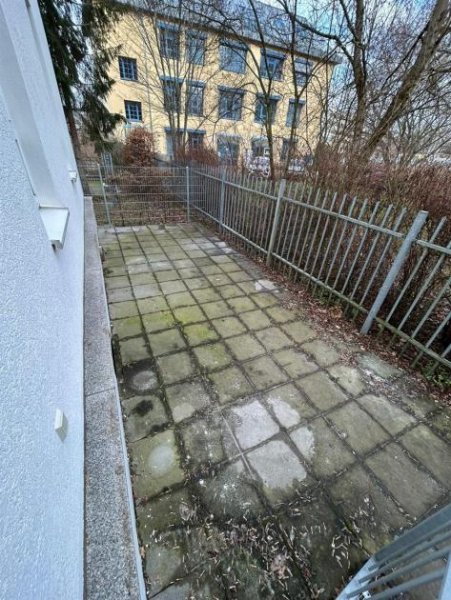 Chemnitz Große 3-Zimmer mit Wanne, Dusche, sep. WC, Terrasse und Laminat in guter Lage! Wohnung mieten