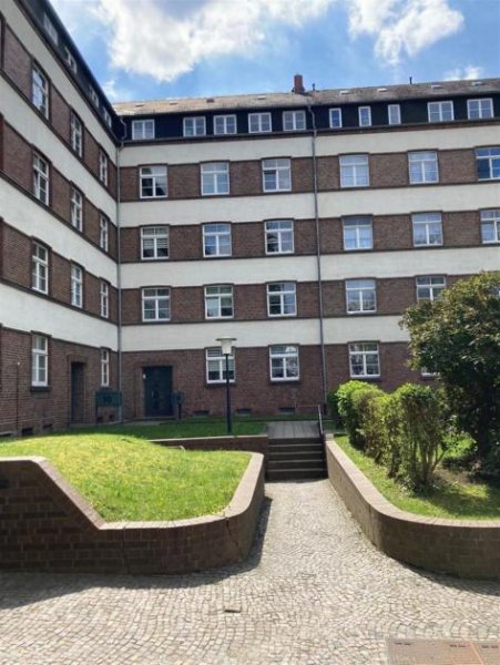 Chemnitz Gemütliche 3-Zimmer mit Laminat, Balkon und Wannenbad in ruhiger Lage! EBK mgl. Wohnung mieten