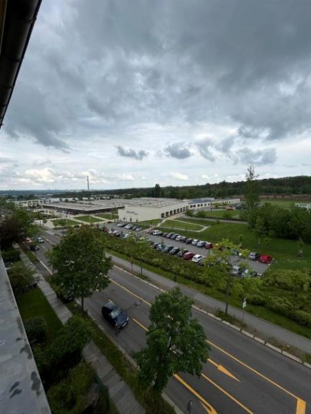 Chemnitz DG 2-Zimmer mit EBK, Wanne und Ausblick! Wohnung mieten