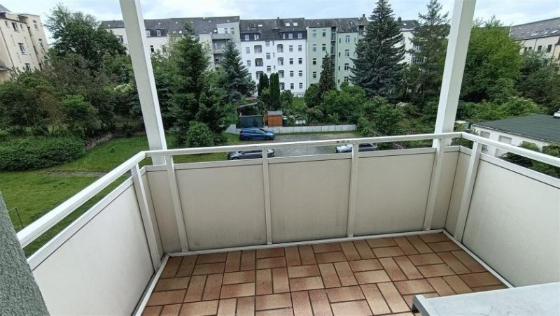 Chemnitz Gemütliche 3-Zimmer mit Balkon, Laminat und Wannenbad in ruhiger Lage Wohnung mieten