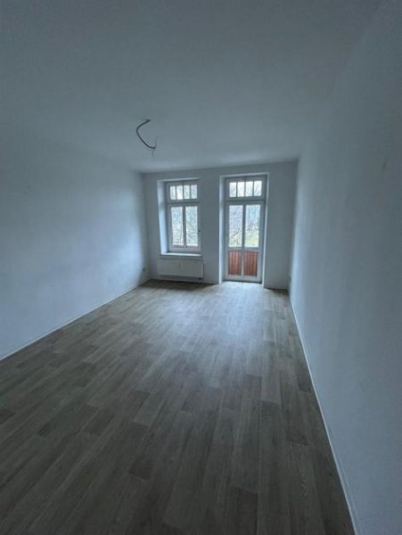 Chemnitz Große 2-Zi. mit zwei Balkonen, Wanne und Laminat! Wohnung mieten