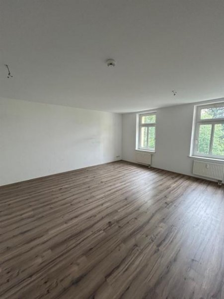 Chemnitz Großzügige 1-Zimmer mit Wanne, EBK und Ausblick! 2 KM frei!!! Wohnung mieten