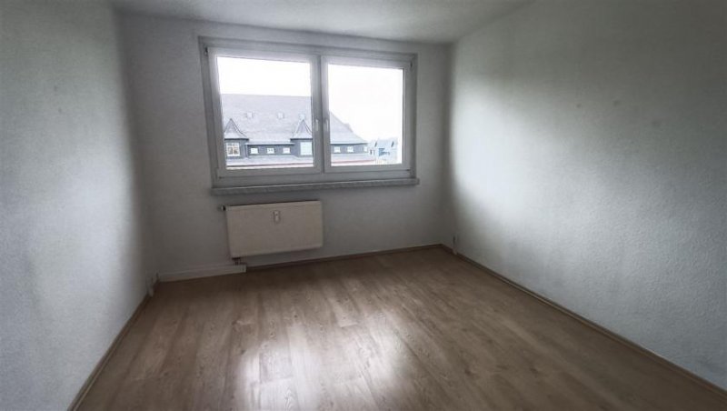 Chemnitz Helle 3-Zi. mit Balkon, Wanne & Laminat in ruhiger Lage! Wohnung mieten