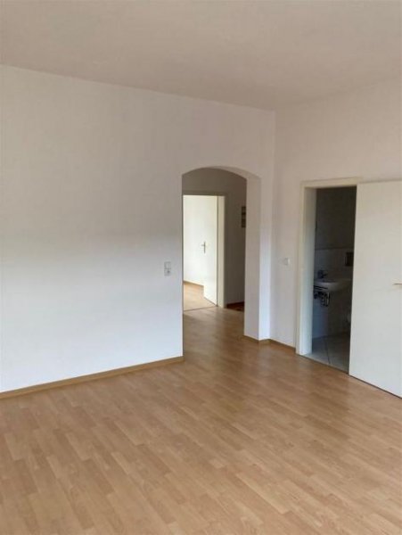 Chemnitz * Kompakte 3-Zimmer mit Balkon und Laminat in Zentrumsnähe! * Stellplatz mgl. Wohnung mieten