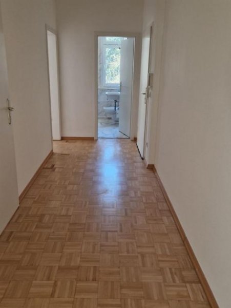 Chemnitz * Große 3-Zi. mit Parkett, 2 Balkonen, Wintergarten, Lift, Stellpl. & Wanne direkt am Zeisigwald! * Wohnung mieten