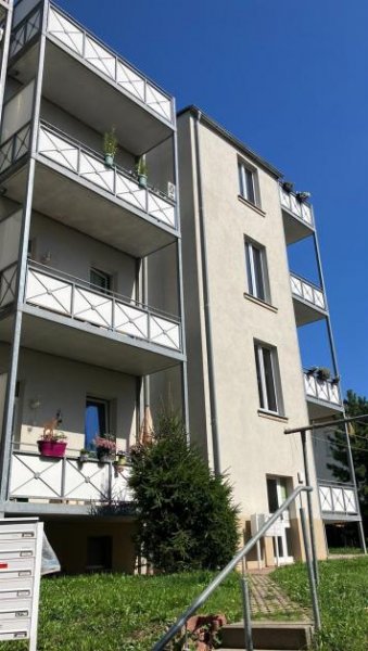 Chemnitz Großzügige 2-Zi. mit Lam., Wanne, Dusche, Balkon und Stellpl. Wohnung mieten