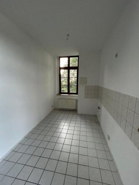 Chemnitz Großzügige 2-Zimmer mit Balkon, offener Küche und Laminat in guter Lage! Wohnung mieten