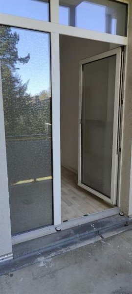 Chemnitz Großzügige 2-Zimmer mit Laminat, Wanne, Dusche, Balkon, Stellpl. und Abstellraum! Wohnung mieten