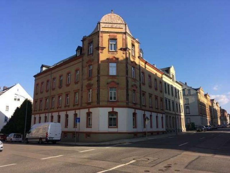 Limbach-Oberfrohna Großzügige 3-Zimmer mit Laminat, 2xBädern, Wanne und Dusche in guter Lage! EBK mgl. Wohnung mieten