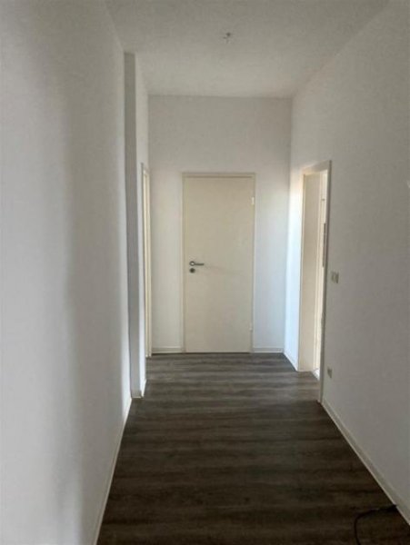 Limbach-Oberfrohna Großzügige DG Maisonette 4-Zi. mit Laminat, Abstellraum und Wanne in guter Lage! Wohnung mieten