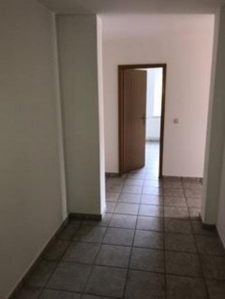 Wittgensdorf ** Kleine 2-Zimmer mit Laminat, Stellplatz und Wannenbad zum Toppreis! ** Wohnung mieten