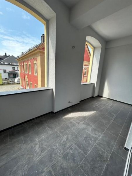 Burkhardtsdorf Erstbezug nach San.! Großzügige 4-Zimmer Loft mit Wanne, Dusche und Riesenloggia in ruhiger Lage! Wohnung mieten