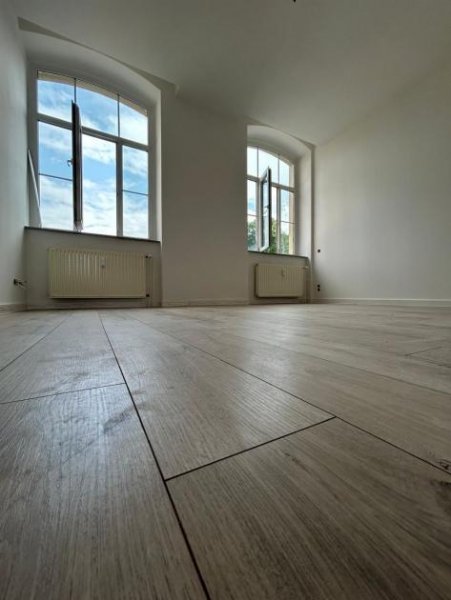 Burkhardtsdorf Erstbezug nach San.! Große 5-Zimmer Loft mit Wa., Du. und Riesenloggia in ruhiger Lage! EBK mgl. Wohnung mieten