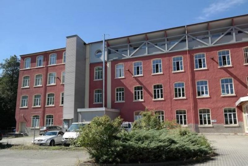 Burkhardtsdorf Erstbezug nach San.! Große 5-Zimmer Loft mit Wa., Du. und Riesenloggia in ruhiger Lage! EBK mgl. Wohnung mieten