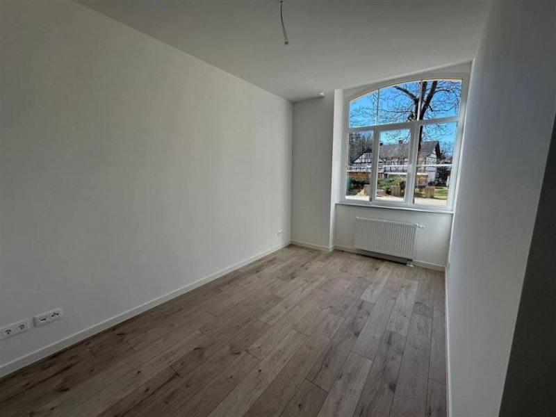 Burkhardtsdorf Erstbezug nach San.! Große 5-Zimmer Loft mit Wa., Du. und Riesenloggia in ruhiger Lage! EBK mgl. Wohnung mieten