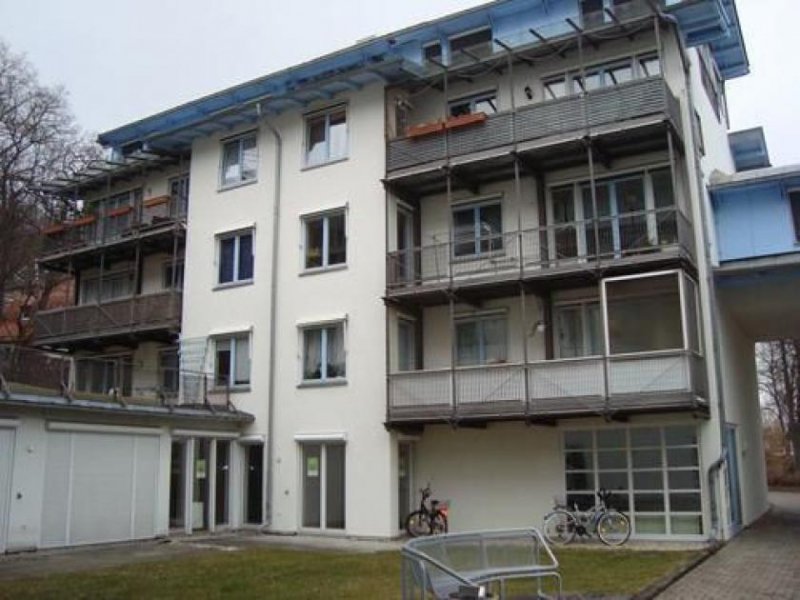 Hohenstein-Ernstthal Große 2-Zimmer mit Terrasse, Tiefgarage, Lam. und Wanne in ruhiger Lage! Wohnung mieten