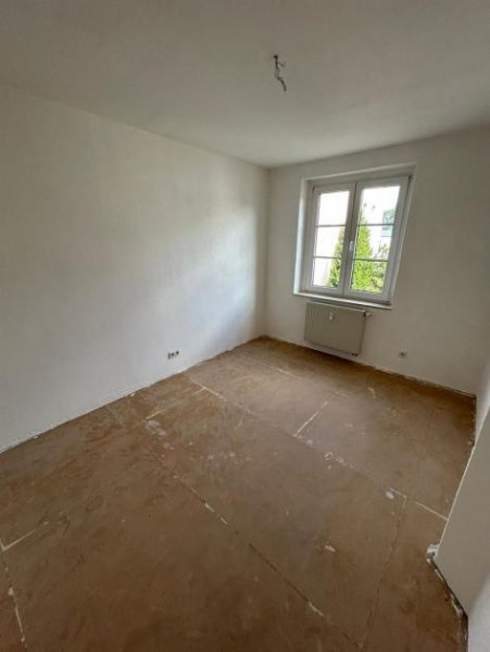 Thalheim (Erzgebirgskreis) Gemütliche 3-Zimmer mit Wannenbad in guter Lage Wohnung mieten