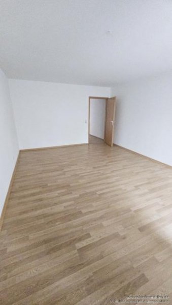 Freiberg 1 Zimmer Wohnung mit EBK, Balkon und Tiefgaragenstellplatz Wohnung mieten