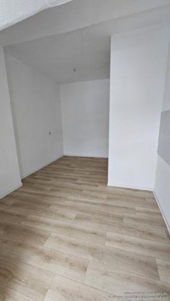 Freiberg 2-Zimmer-Wohnung mit Balkon im Dachgschoss Wohnung mieten