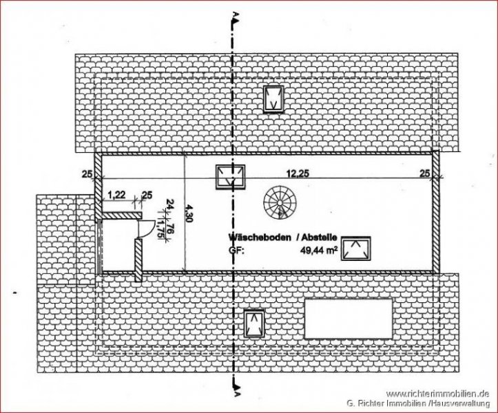 Freiberg Geräumige 4-Zimmer-Wohnung im Dachgeschoss mit Galerie, Dachterrasse und Garten in Zug bei Freiberg Wohnung mieten