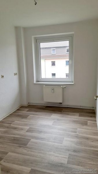 Halsbrücke 2-Zimmer-Etagenwohnung, ruhige Wohnlage, mit Balkon in Halsbrücke Wohnung mieten