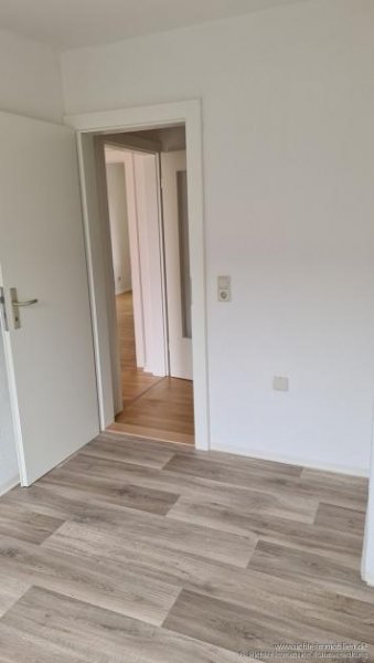 Halsbrücke 2-Zimmer-Etagenwohnung, ruhige Wohnlage, mit Balkon in Halsbrücke Wohnung mieten