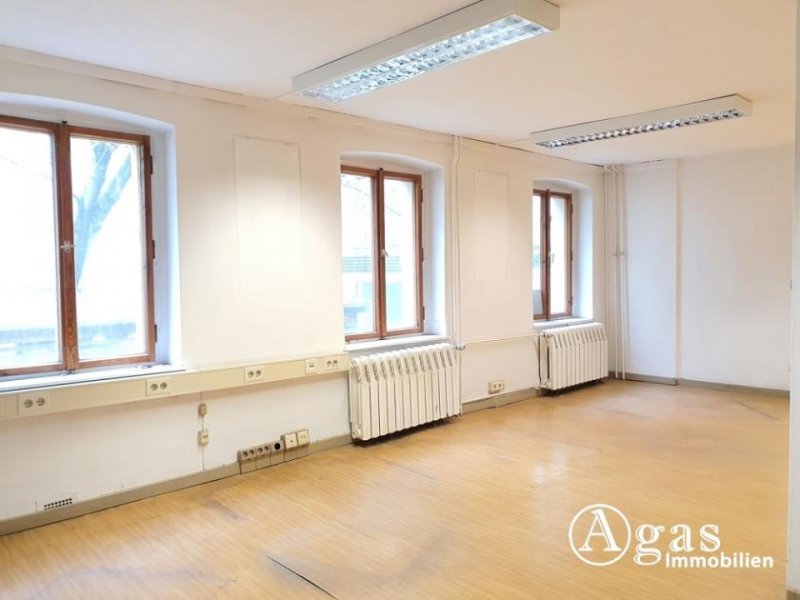 Berlin Büro/Atelier/Praxis/Werkstatt - Remise mit 3 Etagen & 3 PKW-Platz in bester Lage - Warm unter 15€/m² Gewerbe mieten