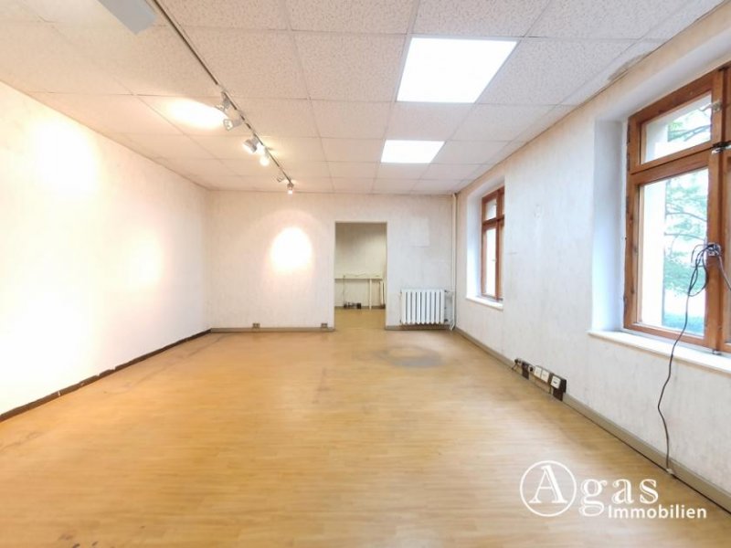 Berlin Büro/Atelier/Praxis/Werkstatt - Remise mit 3 Etagen & 3 PKW-Platz in bester Lage - Warm unter 15€/m² Gewerbe mieten