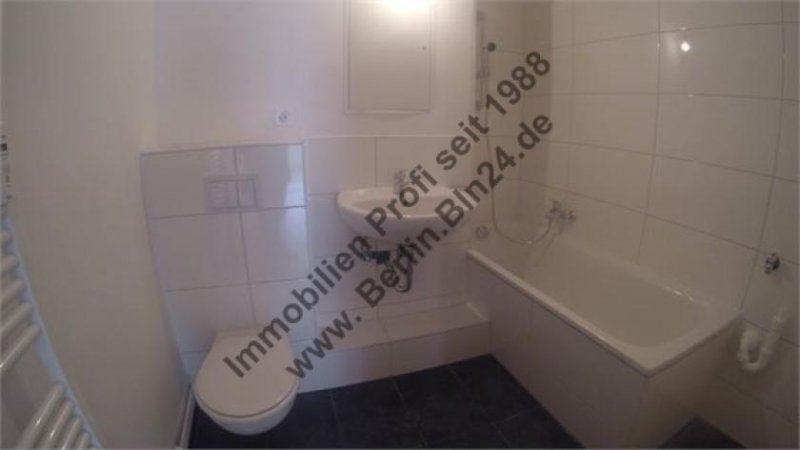 Berlin Zweitbezug -- 2 Zimmer ruhig schlafen Innenhof Wohnung mieten