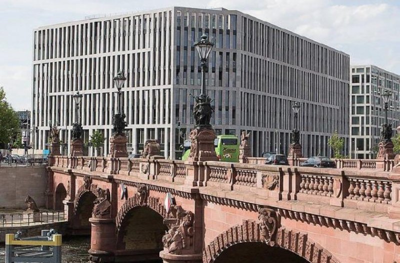 Berlin Ablösefrei: Einzigartige Gastronomie Leerfläche in Bürokomplex an der Spree Gewerbe mieten