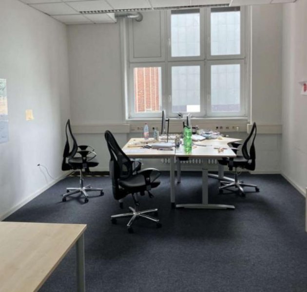 Berlin Prov.-frei: Große helle gepflegte Bürofläche Gewerbe mieten