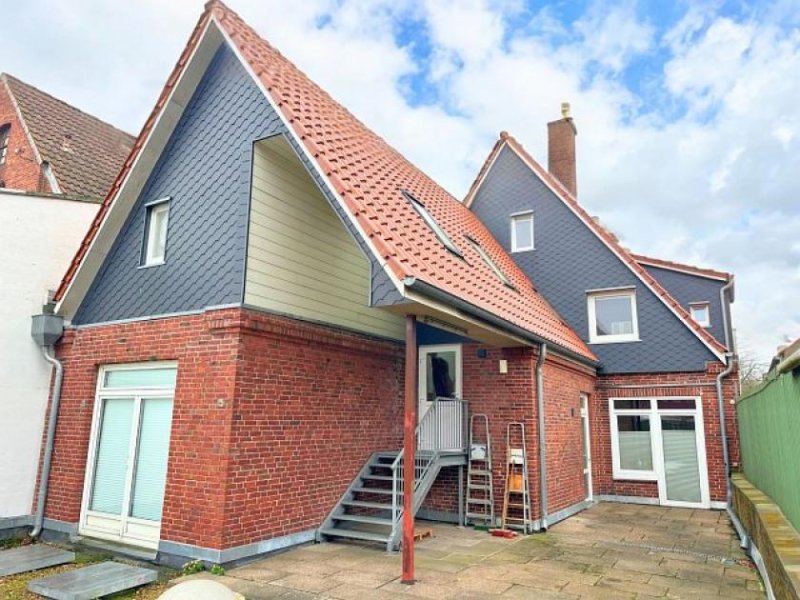 Heide Vermietung einer traumhaften Dachgeschosswohnung - mit Blick auf den Heider Marktplatz Wohnung mieten