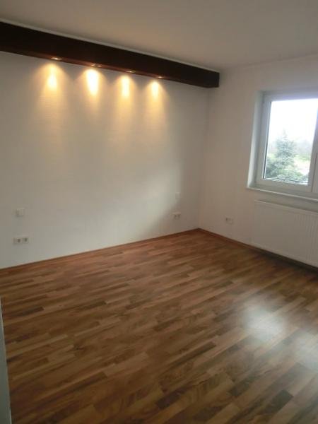 Oerlinghausen Moderne, helle 100 qm, 3 ZKB mit Kaminofen und Balkon Wohnung mieten