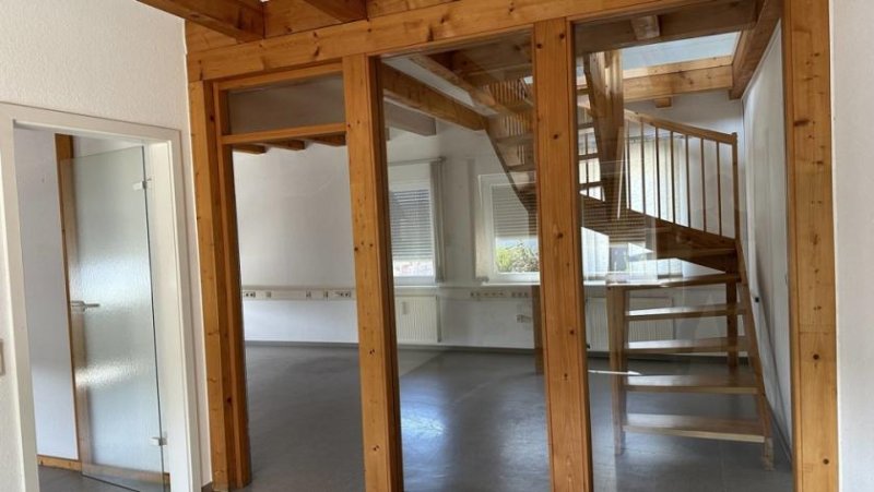 Breidenbach ++ KRAG Immobilien ++ Büro über zwei Etagen mit großzügigem Grundriss ++ Teeküche ++ variable Räume Gewerbe mieten