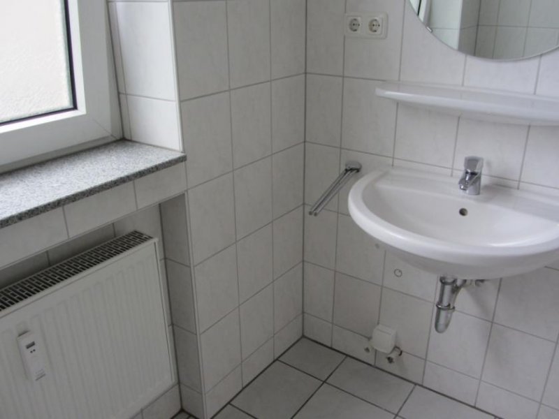 Holzminden 1-Zimmer-Mietwohnung in 3er-WG mit neuwertigem Duschbad und EBK im Stadtzentrum Wohnung mieten