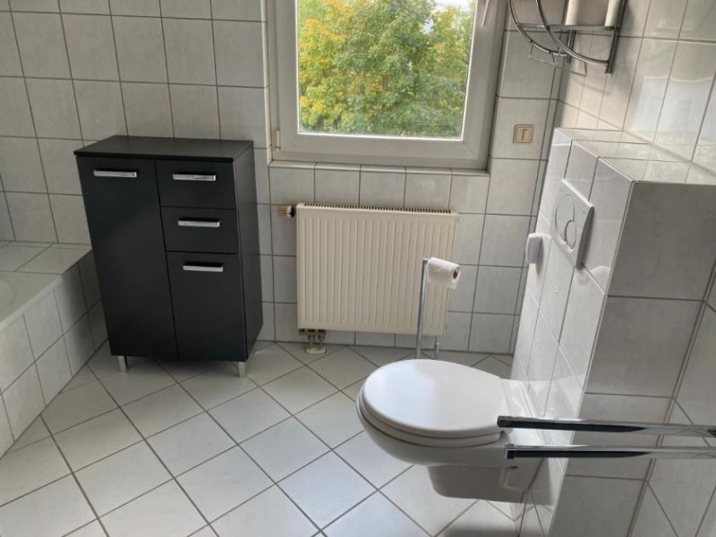 Holzminden 3,5-Zimmer-Mietwohnung mit Balkon und Garage - Niedrigenergiehaus Wohnung mieten